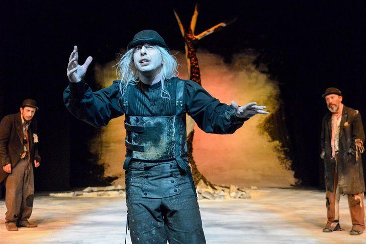 Devlet Tiyatroları yarın 4 eserin ilk gösterimini yapacak G4