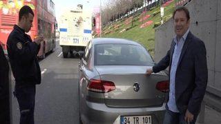 Ünlü oyuncu Şoray Uzun'un aracına TOMA çarptı!