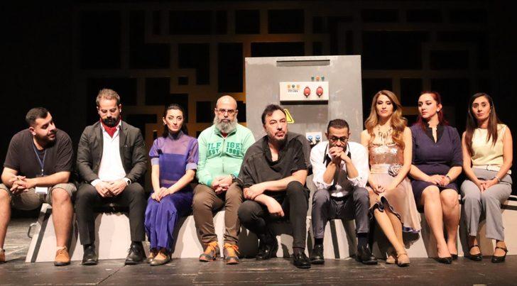 Sivas Devlet Tiyatrosu "Yapay Zeka" adlı oyunu sahneleyecek