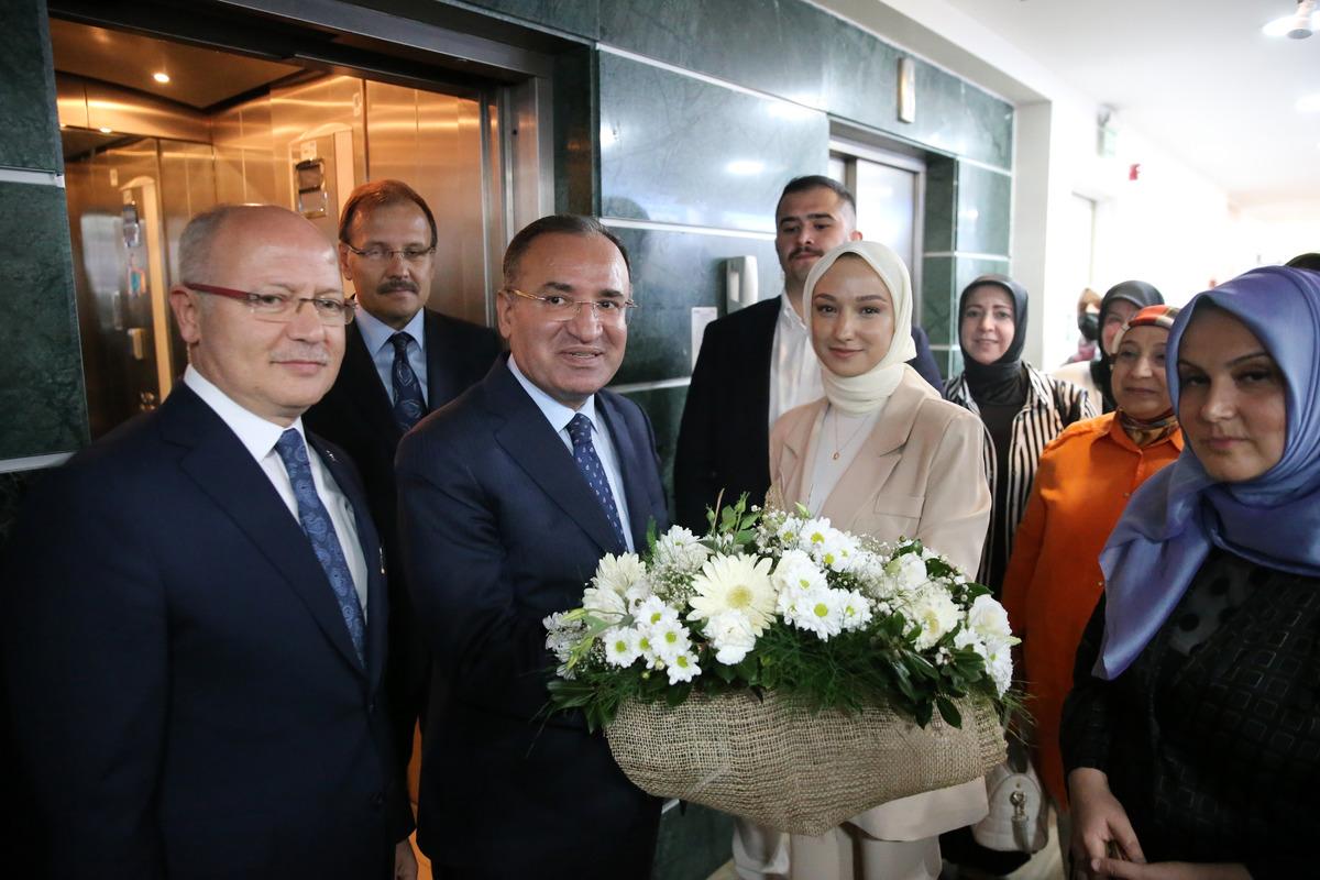 Adalet Bakanı Bozdağ, AK Parti Bursa İl Başkanlığını ziyaret etti: (2)