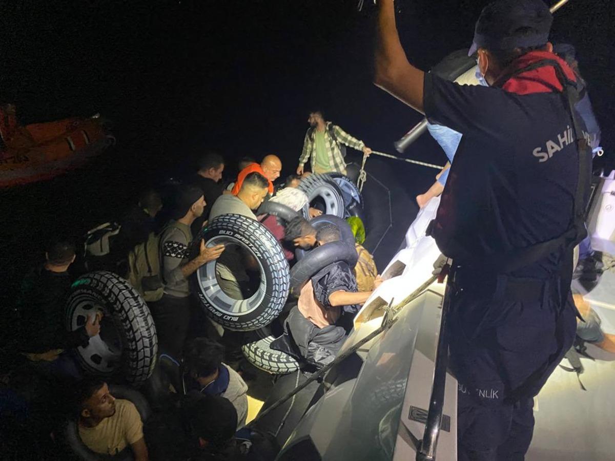 Muğla a&ccedil;ıklarında 87 d&uuml;zensiz g&ouml;&ccedil;men kurtarıldı