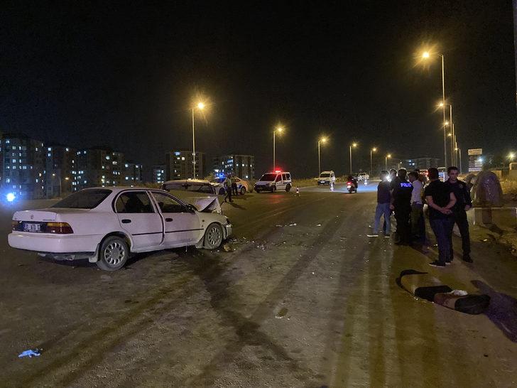 Gaziantep'te iki otomobilin çarpışması sonucu 10 kişi yaralandı G2