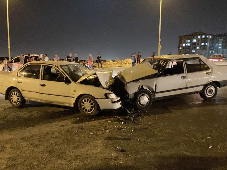 Gaziantep'te iki otomobilin çarpışması sonucu 10 kişi yaralandı G4