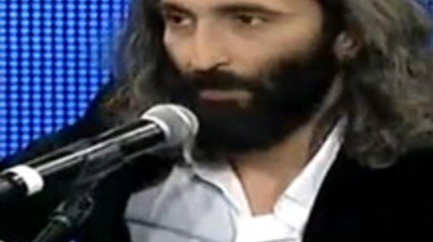 'Hamlet Tespih &Ccedil;ekiyor'