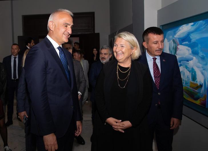 Kültür ve Turizm Bakanı Ersoy, Başkent Kültür Yolu Festivali kapsamında açılan sergileri gezdi: G2