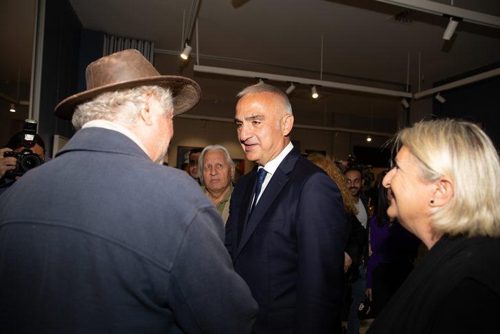 Kültür ve Turizm Bakanı Ersoy, Başkent Kültür Yolu Festivali kapsamında açılan sergileri gezdi: G3