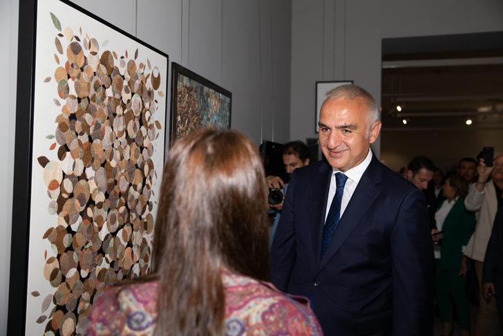 Kültür ve Turizm Bakanı Ersoy, Başkent Kültür Yolu Festivali kapsamında açılan sergileri gezdi: G4