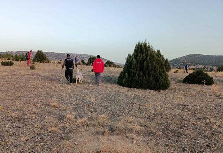 Afyonkarahisar'da kayıp başvurusunda bulunulan Alzheimer hastası kadın aranıyor G5
