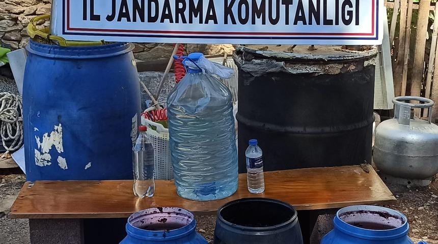 Manisa'da kaçak alkol ele geçirildi