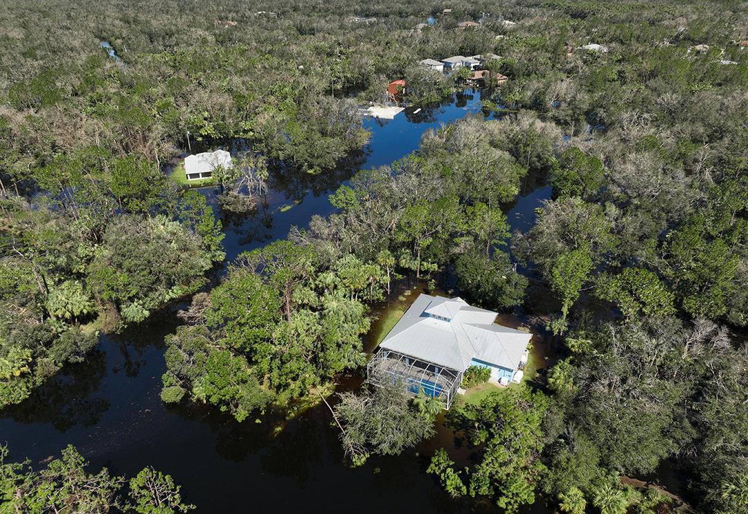 ABD&rsquo;yi vuran Ian Kasırgası&rsquo;nda dehşetin boyutu giderek artıyor! &Ouml;l&uuml; sayısı 100'&uuml; aştı...