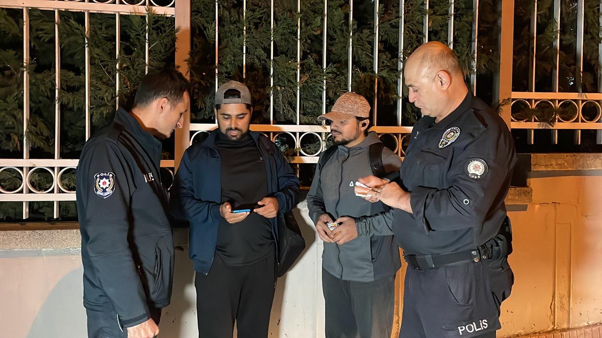 Sakarya'da &uuml;niversite &ccedil;evresinde asayiş uygulaması yapıldı