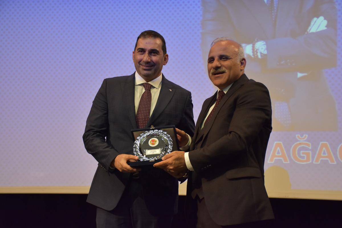 Trabzon'da "2021 Yılı Başarılı Gazeteciler Yarışması" &ouml;d&uuml;l t&ouml;reni d&uuml;zenlendi