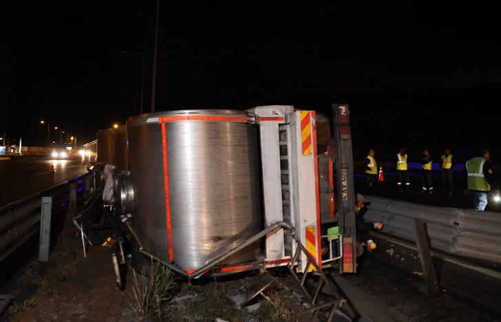 Kuzey Marmara Otoyolu'nda devrilen tırın sürücüsü yaralandı G4