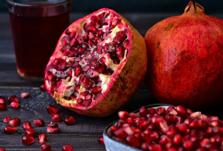 İbn-i Sina 1000 yıl önce önerdi: Nar suyunun faydalarını duyunca çok şaşıracaksınız! Nar şurubu her derde deva oluyor  G2