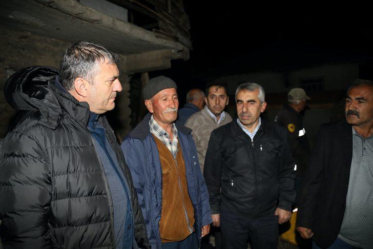 Ankara'da kırsal mahallede iki ev ile bir samanlık yandı G5