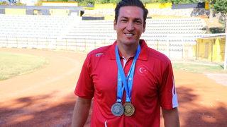 Tekirdağlı tenis antrenörü başarısını atletizmde de Balkan şampiyonu olarak gösterdi