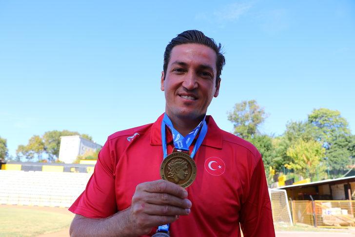 Tekirdağlı tenis antrenörü başarısını atletizmde de Balkan şampiyonu olarak gösterdi G2