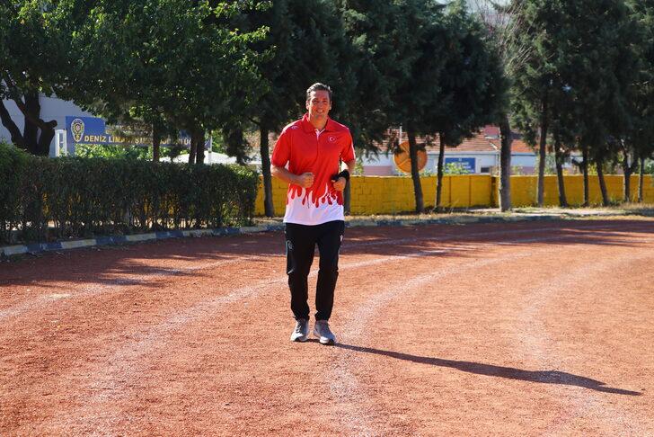 Tekirdağlı tenis antrenörü başarısını atletizmde de Balkan şampiyonu olarak gösterdi G4