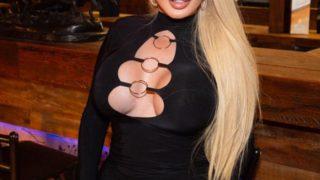 Cinsiyet değiştiren fenomen Jessica Alves’in ten rengi elbisesiyle pozu gündem yarattı! “Çıplak zannettim”