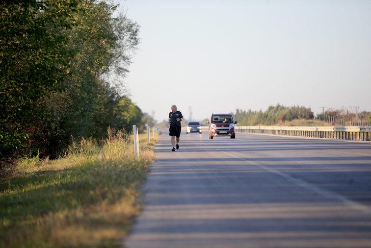 Emekli öğretmen, yarı maratonlarda başarıdan başarıya koşuyor G5