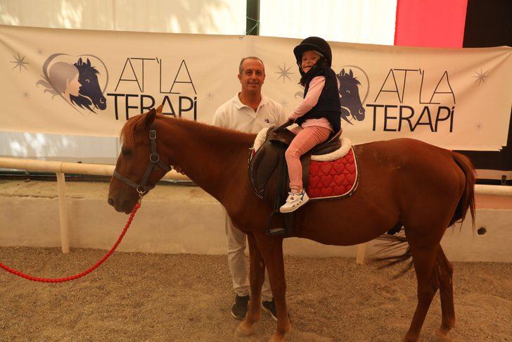 Diyarbakır'da engelliler için atlı terapi hizmeti yeniden başladı G2