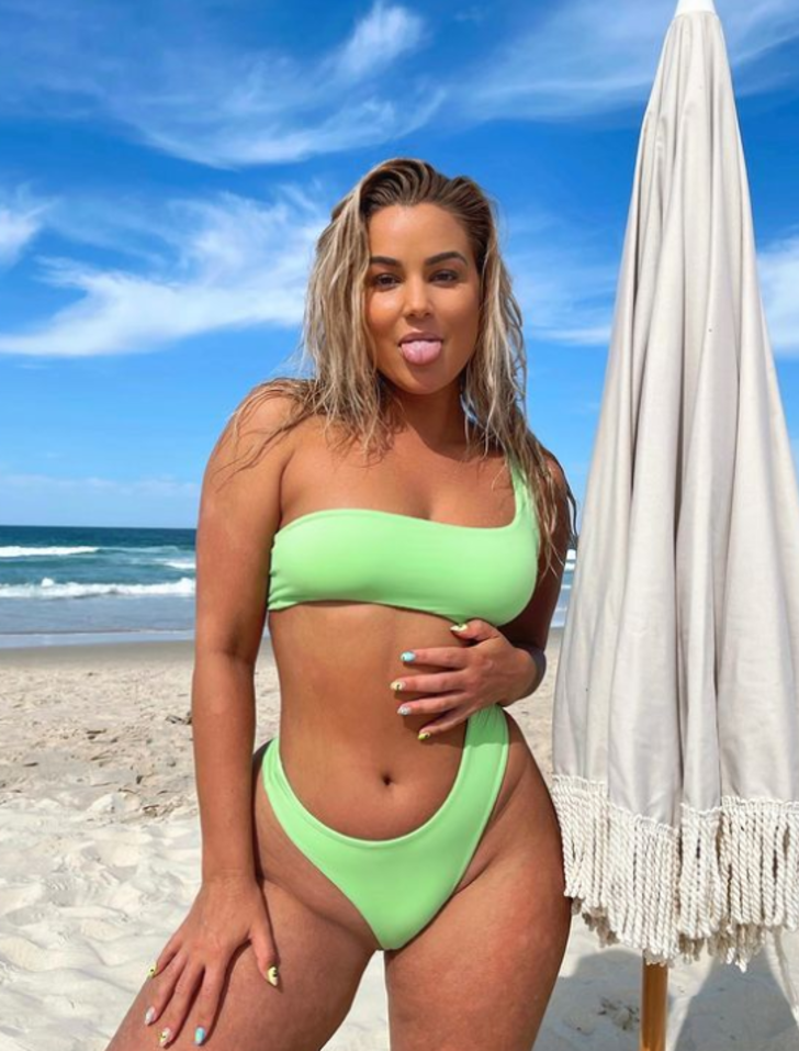 Sosyal medya fenomeni Karina Irby cesur paylaşımıyla olay oldu! Çırılçıplak aynanın karşısına geçti G1