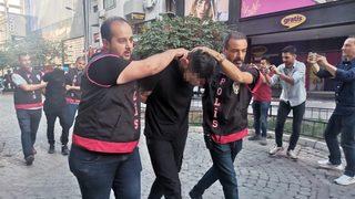 SON DAKİKA | Görüntüler infial yaratmıştı! İçki sofrasında Kur’an-ı Kerim’i yırtıp ateşe veren zanlılar tutuklandı