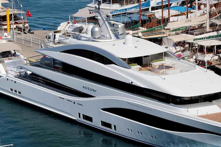 Mega yat "Arrow" yakıt ikmali için Fethiye'ye geldi G2