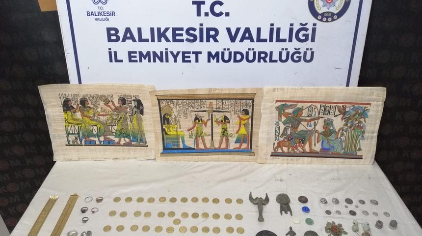 Balıkesir'de düzenlenen operasyonda 95 parça tarihi eser ele geçirildi