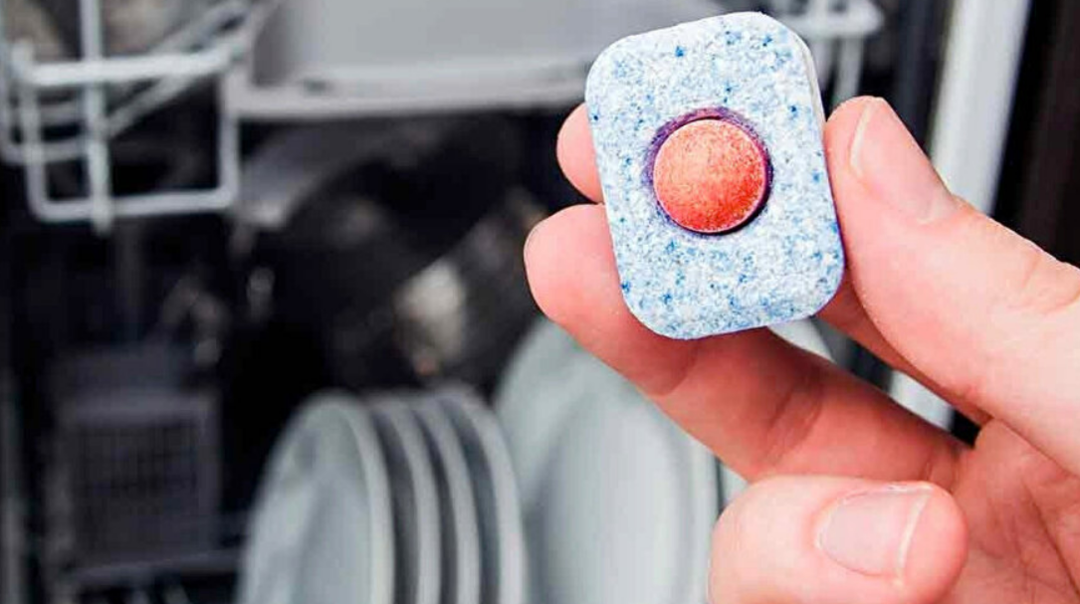 Bulaşık makinesi tabletini yalnızca bulaşıklarda kullanıyorsanız yanlış yapıyorsunuz! İşte bulaşık makinesi tabletinin şaşırtan kullanım alanları