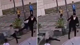 Pes dedirten görüntü! Gelin arabasının önünü kesen çocukları tekmeledi