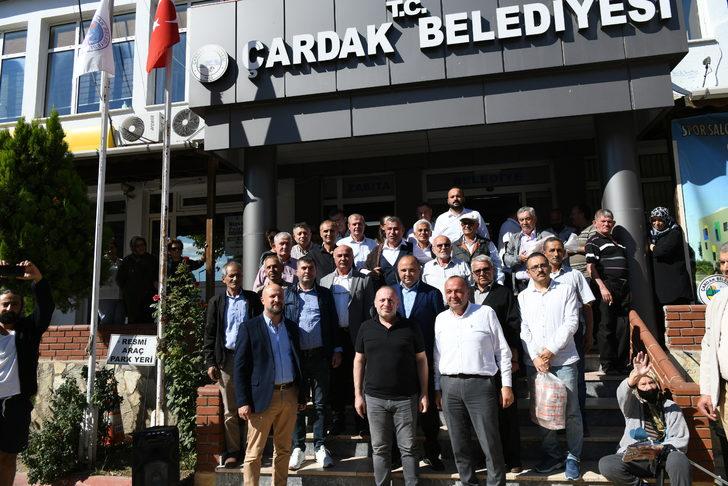 Çanakkale'de güreş ağası katırla getirdiği 1 milyon 17 bin lirayı belediye başkanına teslim etti G5