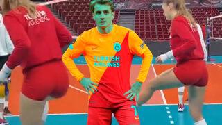 Ne yaptın Zehra! Futbolculara meydan okudu... Kerem'den daha iyi