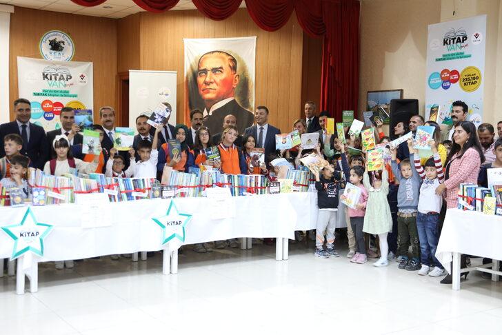 Van'da TÜBİTAK tarafından hazırlanan 235 bin 190 kitabın dağıtımına başlandı G1