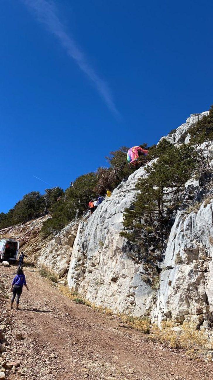 Fethiye'de kayalıklara düşen İngiliz yamaç paraşütçüsü öldü G3