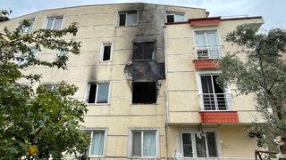 Kocaeli'de yangında mahsur kalan kadın kurtarıldı