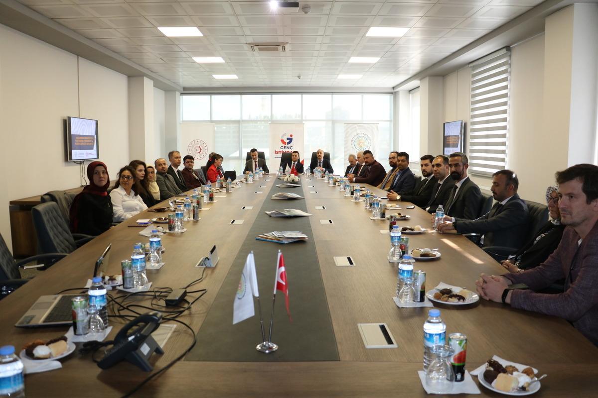 Kastamonu'da akademisyenler e-ticareti geliştirmek i&ccedil;in &ccedil;alışacak