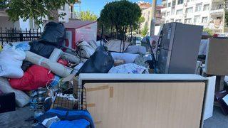 İzmir'de kiracı kadın, ev sahibinden eşyalarını dışarı attığı gerekçesiyle şikayetçi oldu