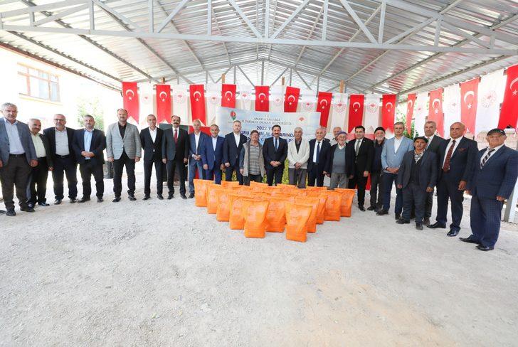 Amasya'da çiftçilere kanola tohumu dağıtıldı G2