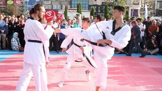 Erzurum Valisi Memiş, imkanı olmayanlara kayak malzemesi desteği verileceğini bildirdi