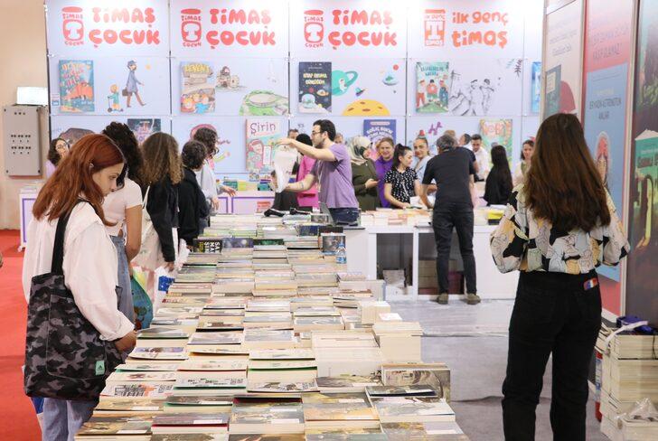 Samsun'daki Karadeniz 7. Kitap Fuarı'na öğrencilerden yoğun ilgi G3
