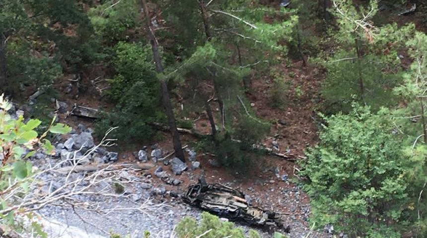 Alanya'da uçuruma yuvarlanan otomobildeki 1 kişi öldü, 1 kişi yaralandı