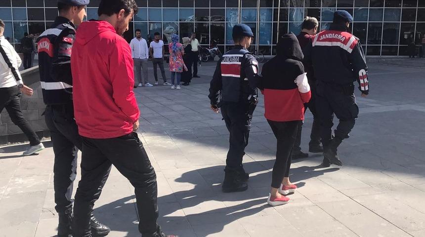 Kayseri'de araçtan 100 bin lira çalınmasıyla ilgili 3 zanlı yakalandı