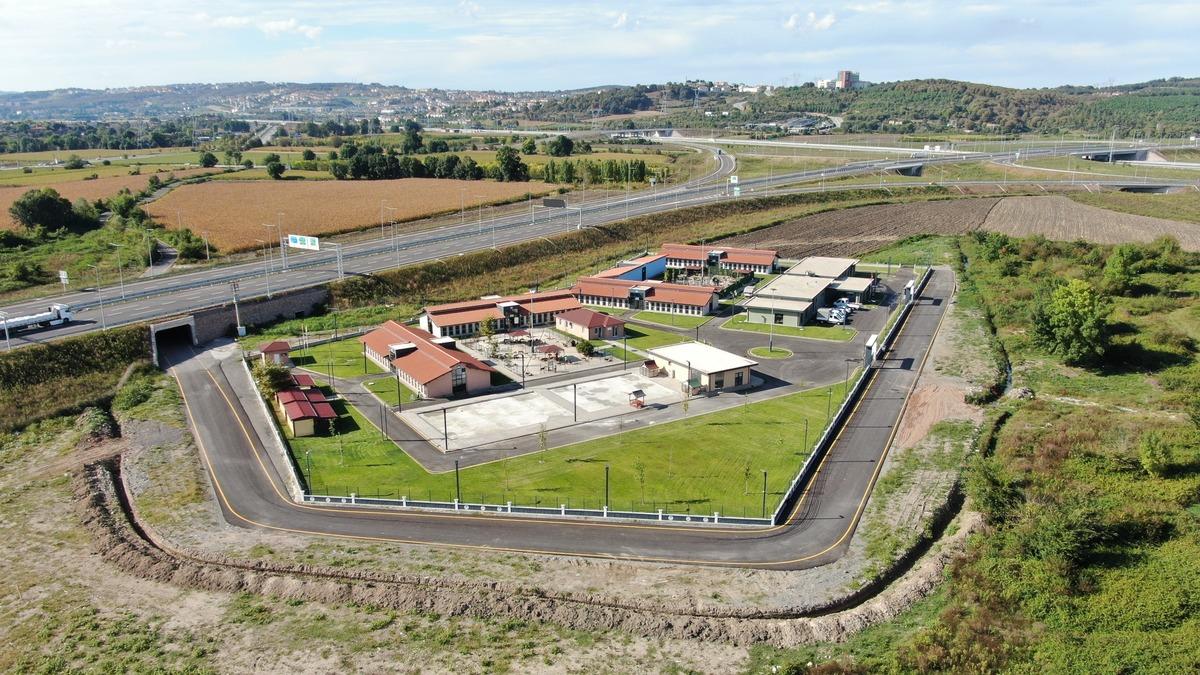 Sakarya'da sahipsiz hayvanlar i&ccedil;in kurulan bakımevi ve rehabilitasyon merkezi tanıtıldı