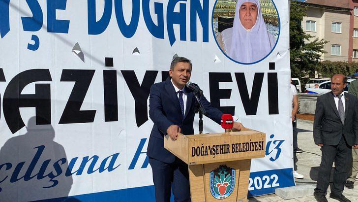Şarkıcı Latif Doğan, Malatya'da annesi adına taziye evi yaptırdı G4