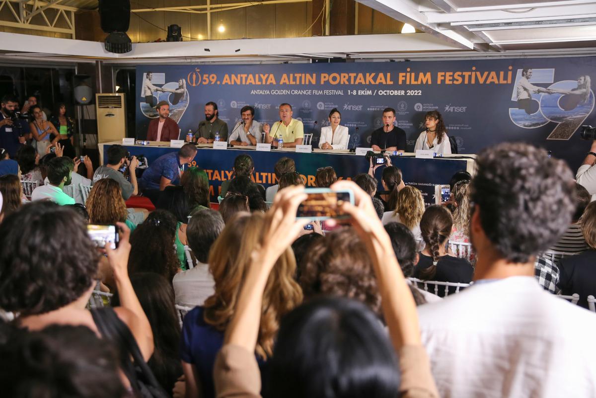 59. Antalya Altın Portakal Film Festivali'nde "Kurak G&uuml;nler" filmi izleyiciyle buluştu