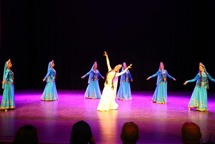 Tekirdağ'da Azerbaycan halk dansları topluluğu gösterisi G5
