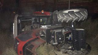 Afyonkarahisar'da yük treninin çarptığı traktörün sürücüsü yaralandı