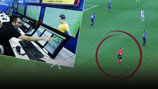 Neler oldu neler! Inter Barcelona maçında skandal... Penaltı için gitti ofsayt verdi