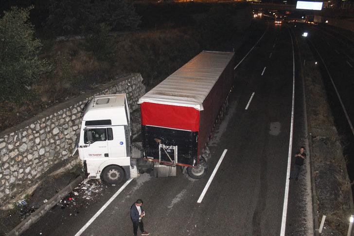 Tosya'da 3 tırın karıştığı kazada 1 kişi yaralandı G1